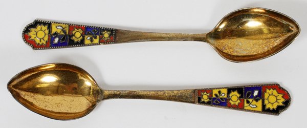 RUSSIAN .875 SILVER ENAMEL TEASPOONS SOVIET ERA: RUSSIAN .875 SILVER & ENAMEL TEASPOONS, SOVIET ERA, TWO, L 5 1/2":Hallmarks on the neck of each spoon (see photo). Totaling approximately 1.4 troy oz. From the collection of Victor Tahill.