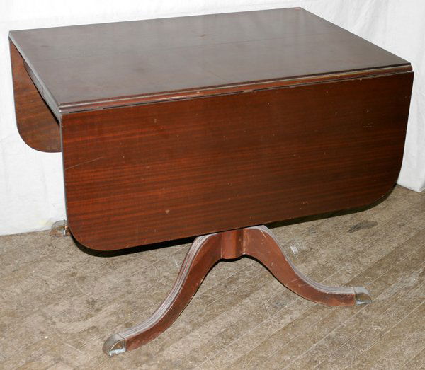 DUNCAN PHYFE STYLE MAHOGANY DROPLEAF TABLE Sep 21, 2013