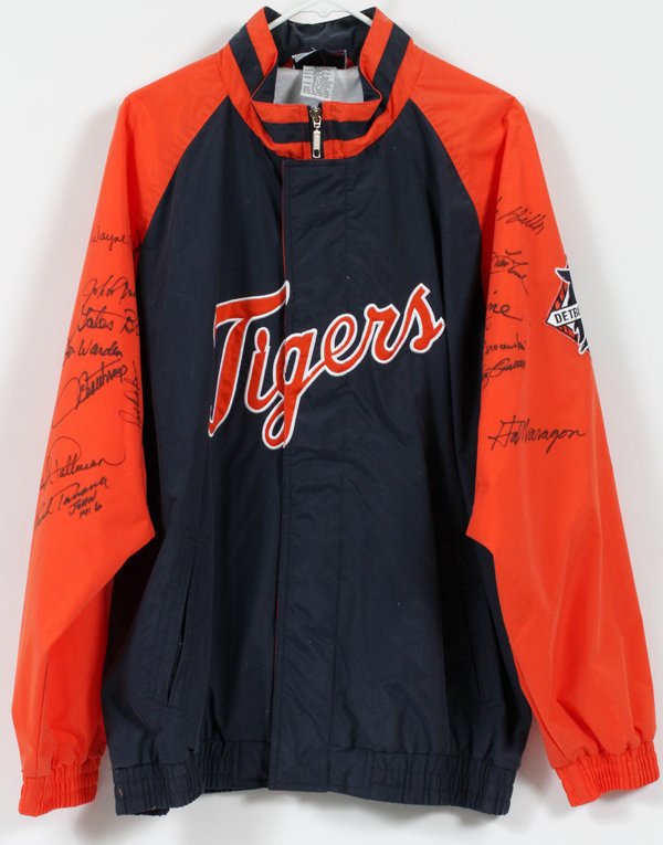 1968 DETROIT TIGER AUTOGRAPHED WARM UP JACKET.: 1968 DETROIT TIGER AUTOGRAPHED WARM UP JACKET.: Fourteen 1968 Detroit Tiger autographs and include: Al Kaline, Willie Horton, Mickey Lolich, Gates Brown, Jim Northrup, Dick Tracewski, Jim Price, Darre