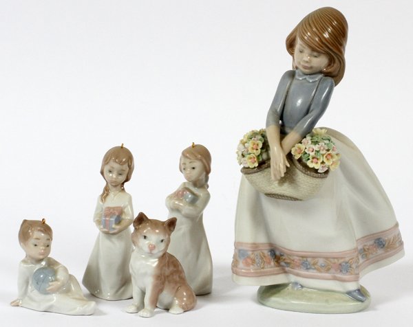 LLADRO PORCELAIN FIGURES& 'FREEDOM' CHOKER-7: LLADRO PORCELAIN FIGURES (2), ORNAMENTS (3), & 'FREEDOM' CHOKER, H 2"-7":Including 1 "Mayflowers" figure, number 5467, H.6 3/4"; 1 "Mini Cat" figure, number 5308, H.2 1/4"; and a set of 3 Christmas or