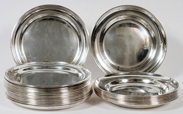 SILVERPLATE DINNER PLATESINCLUDING REED & BARTON: SILVERPLATE DINNER PLATES (24), INCLUDING REED & BARTON, DIA 10":Including, by Reed & Barton, a set of 8 silverplate shallow dishes, date marks for 1950 and 1951, H.1", Dia.10", and a set of 8 flat pl