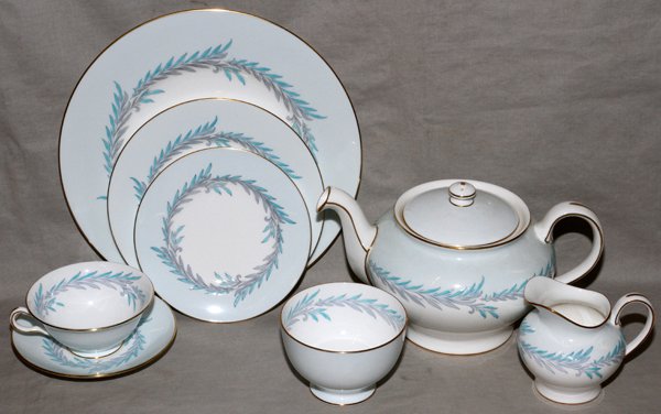 MINTON PORCELAIN DINNER SERVICE 23 PCS.: MINTON PORCELAIN DINNER SERVICE, 23 PCS.:Four dinner plates; four salad plates; four bread and butter plates; four cups with four saucers; one coffee pot with one creamer and one sugar.