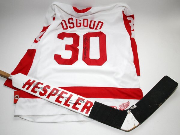 DETROIT RED WING AUTOGRAPH JERSEY & STICK, 2 pcs only: DETROIT RED WING, AUTOGRAPHED JERSEY AND GOALIE STICK, BY CHRIS OSGOOD, 3 PCS.: Hespeler Signature Series, goalie stick, one white replica game jersey both signed by Chris Osgood;