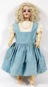 HEINRICH HANDWERCK/SIMON & HALBIG CHILD DOLL (1 of 3)