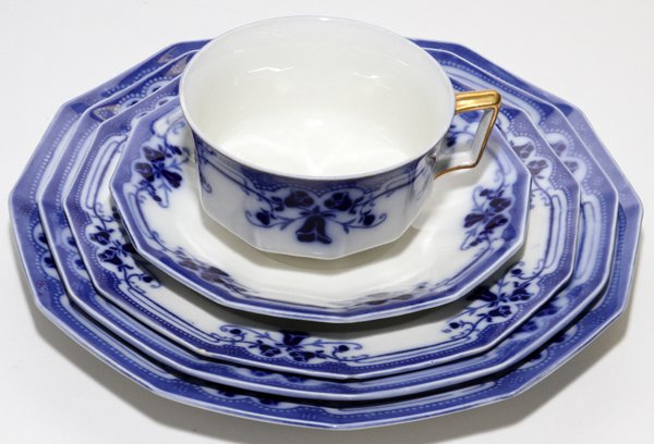 JOHNSON BROS. ENGLAND 'ROYSTON' FLOW BLUE DINNER: JOHNSON BROS. ENGLAND, 'ROYSTON' FLOW BLUE DINNER WARE, 30 PCS.:includes 6 dinner plates, 9" Dia., 6 luncheon plates, 8" dia., 6 dessert plates, 7" dia., 3 cups, 5 saucers, 2 platters, 11" & 14" L., 1