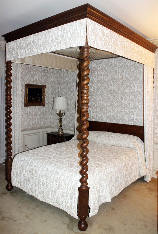 Baker 4 on sale poster bed