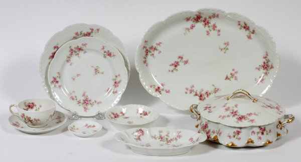 LIMOGES PORCELAIN DINNER SET EARLY 20TH C.: LIMOGES PORCELAIN DINNER SET, EARLY 20TH C., 68 PIECES (SERVICE FOR TEN):Including ten each of dinner plates at 8 1/2" and cups; eleven each of bread plates, berry bowls and saucers; twelve salad plat
