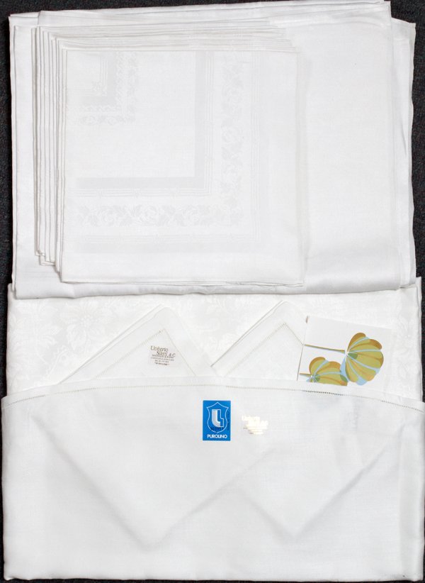 LINEN MISCELLANEOUS GROUPING 27 PIECES: LINEN, MISCELLANEOUS GROUPING, 27 PIECES:Two table cloths, one round, Umberto Siletti "Puro Cino" , 72" Dia. And one rectangular 106" L. x 72" W., 20 napkins including Umberto Siletti "Puro Cino", 23"