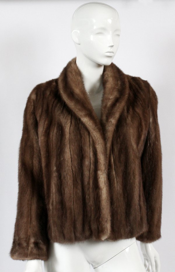 LIGHT MINK JACKET: LIGHT MINK JACKET:Retailed by Sams Bros. of Bay City, measures approximately 23" from shoulder to hem.