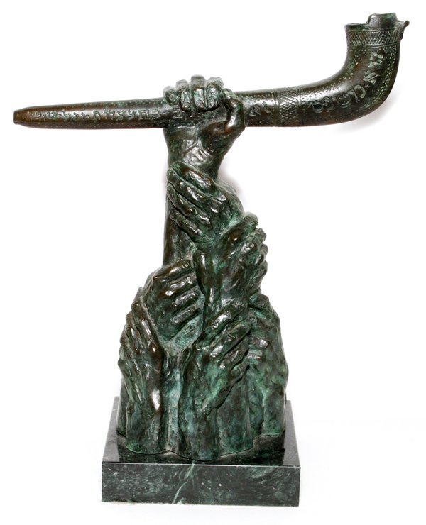 LASZLO ISPANKYBRONZE SCULPTURE 1973: LASZLO ISPANKY [AMERICAN, 1920-2010], BRONZE SCULPTURE, 1973, H 13 1/2":Laszlo Ispanky [American, 1920-2010]. Depicting intertwining hands, with one carrying a shofar. Signed and dated at base, no. 99