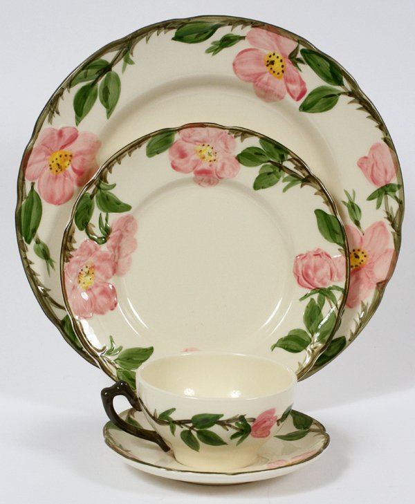 FRANCISCAN 'DESERT ROSE' DINNER WARE 65 PIECES: FRANCISCAN 'DESERT ROSE' DINNER WARE, 65 PIECES (SERVICE FOR EIGHT):"Desert Rose" pattern includes 8 dinner plates, 8 dessert plates, 12 small bowls, 12 cups and 12 saucers, as well as 1 creamer, 1 su
