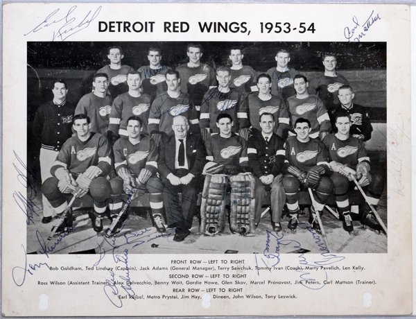 1953-54 RED WINGS TEAM SIGNED PHOTO STANLEY CUP: 1953-54 DETROIT RED WINGS TEAM SIGNED PHOTOGRAPH, STANLEY CUP CHAMPIONS, 1954, H 8", W 10":With 16 signatures, including Gordie Howe, Terry Sawchuk, Red Kelly, Ted Lindsay, Alex Delvecchio, Marcel Pro