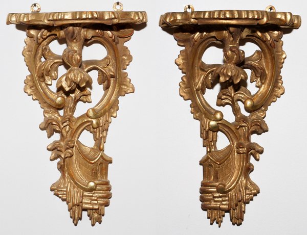 ITALIAN GILT WOOD CURIO BRACKETS PAIR: ITALIAN GILT WOOD CURIO BRACKETS, PAIR, H 13", W 9":Florentine style. From the Estate of Anne Harnett, Grosse Pointe Park, Mi.