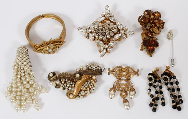 HASKELL BRACELET & KENNETH LANE STICKPIN 9 PIECES: MIRIAM HASKELL BRACELET, EARRINGS & BROOCHES (4), KENNETH LANE STICKPIN & ANOTHER PIN, NINE PIECES:Four brooches by Miriam Haskell, Bracelet by Miriam Haskell, pair earrings by Miriam Haskell, plus Ke