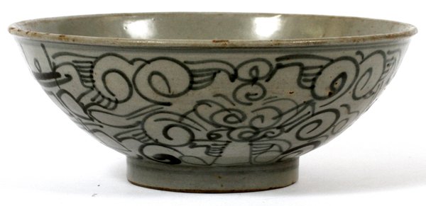 CHINESE EARLY PORCELAIN BOWL: CHINESE EARLY PORCELAIN BOWL, DIA 6":Decorated with curved line design in black underglaze. Unmarked, measuring H. 2 1/4" x 6". Property from the collection of Apollo 7 astronaut Donn F. Eisele and Su