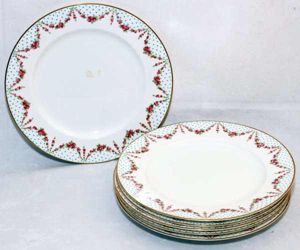 GEORGE JONES & SONS PORCELAIN DINNER PLATES: GEORGE JONES & SONS PORCELAIN DINNER PLATES, EARLY 20TH C., SIX, DIA 10":Stamped on the reverse (see additional photo).