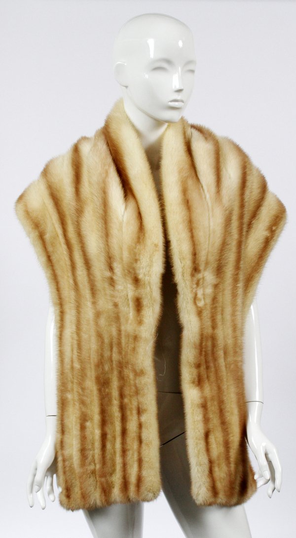 VINTAGE LADY'S MINK FUR STOLE: VINTAGE LADY'S MINK FUR STOLE, L 77":Lined in silk at the interior. Measuring L. 77" overall x 16".