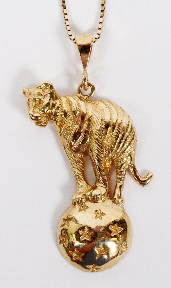 14KT YELLOW GOLD CHAIN W/ TIGER PENDANT: 14KT YELLOW GOLD CHAIN W/ TIGER PENDANT, L 22 1/2":Chain marked 14Kt. Tiger stamped 14KT, a tiger on a globe. For a high resolution photo CLICK HERE