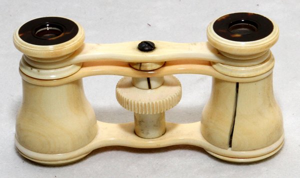 FRENCH OPERA GLASSES C. 1850: FRENCH OPERA GLASSES, C. 1850:In leather case. For a high resolution photo CLICK HERE