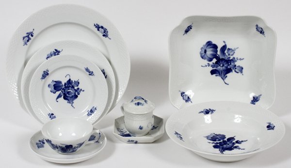 ROYAL COPENHAGEN BLUE FLOWERS DINNER SERVICE 75 PC: ROYAL COPENHAGEN 'BLUE FLOWERS', PORCELAIN DINNER SERVICE, 75 PCS:Includes: 12 dinner plates, 10" Dia., 12 salad plates, 8" Dia., 12 bread plates,6 1/2" Dia., 11 cups, 12 saucers, 11 rimmed soups, 9" 
