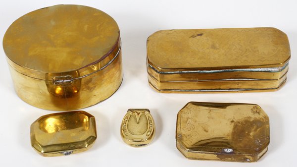 DUTCH ANTIQUE BRASS SNUFF BOXES & OTHERS, 5 PIECES: DUTCH ANTIQUE BRASS SNUFF BOXES & OTHERS, FIVE PIECES, L 1 1/2"-4":Including 3 Dutch brass snuff boxes, c. 1800, W.2 1/2"-5 3/8"; together with 1 brass horseshoe shape match safe, L.1 1/2", and 1 oval