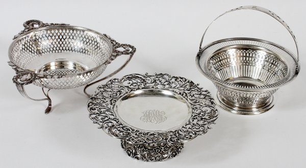 AMERICAN ENGLISH STERLING BOWLS & COMPOTE 20TH: AMERICAN & ENGLISH STERLING BOWLS & COMPOTE, EARLY 20TH C., THREE PIECES, DIA 6"-7":Sterling silver tableware includes 1 Theodore B. Starr, New York tazza, engraved monogram at the well, pierced flora