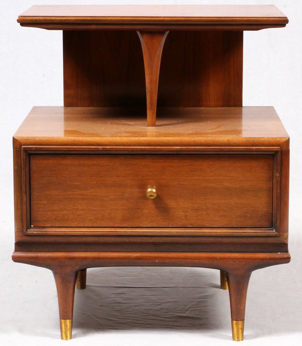 KENT COFFEY "THE CONTINENTAL" WOOD END TABLE