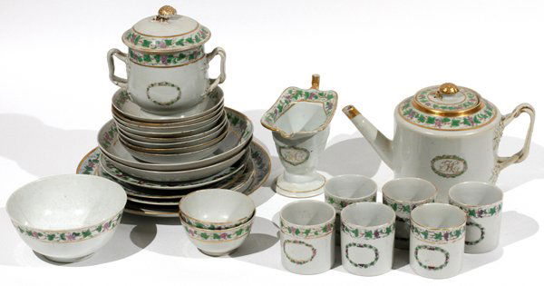 CHINESE EXPORT PORCELAIN TEA SERVICE EARLY 19TH C.: CHINESE EXPORT PORCELAIN TEA SERVICE, EARLY 19TH C., 26 PIECES:Including 1 teapot with "H" monogram, H.6", 1 plate, Dia.9 7/8" (a 7" spider crack at the well), 1 plate, Dia.8" (minor chip to the rim),