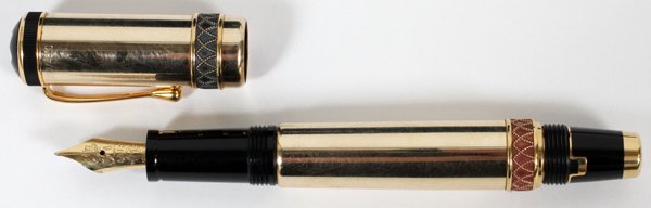 MONTBLANC FOUNTAIN PEN: MONTBLANC 'HOMMAGE A FRIEDRICH II THE GREAT' FOUNTAIN PEN:Limited edition pen, #1097/4810, measuring L.4 1/2". Fitted in original case.