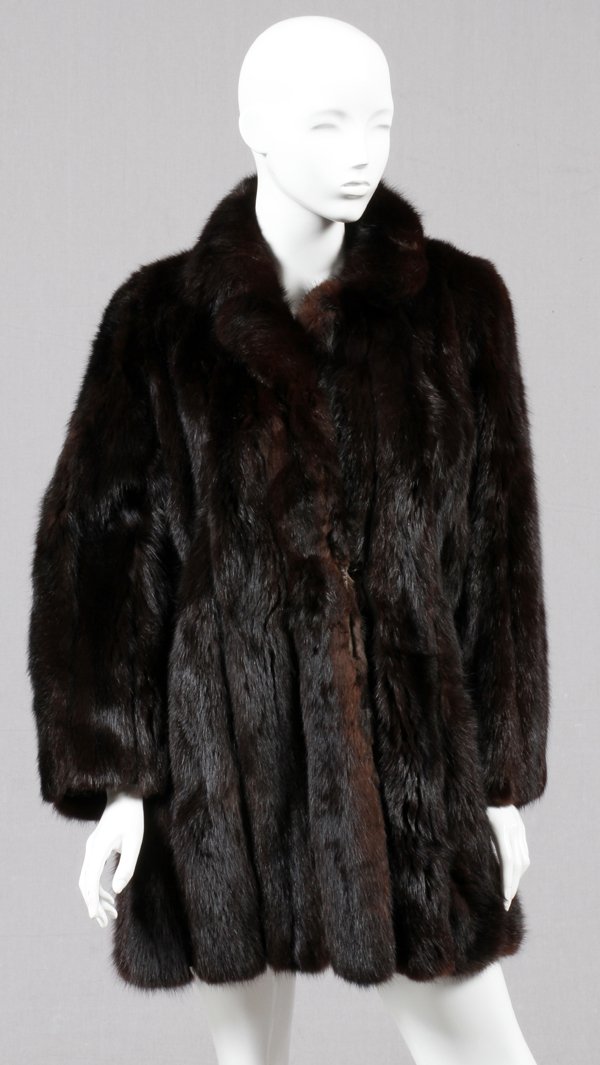 LADY'S MINK FUR JACKET: LADY'S MINK FUR JACKET, H 32" W 18":Measuring H. 32" x 18", L. 24" to the shoulder approximately.