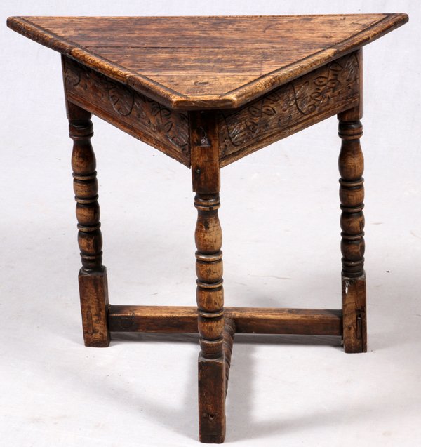 ENGLISH OAK TRIANGULAR TABLE (1 of 3)