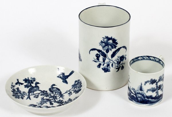 WORCESTER PORCELAIN CUPS & A SAUCER DR. WALL PERIOD (1 of 2)