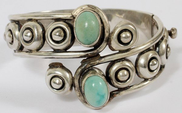 MEXICAN STERLING & TURQUOISE BANGLE BRACELET (1 of 2)