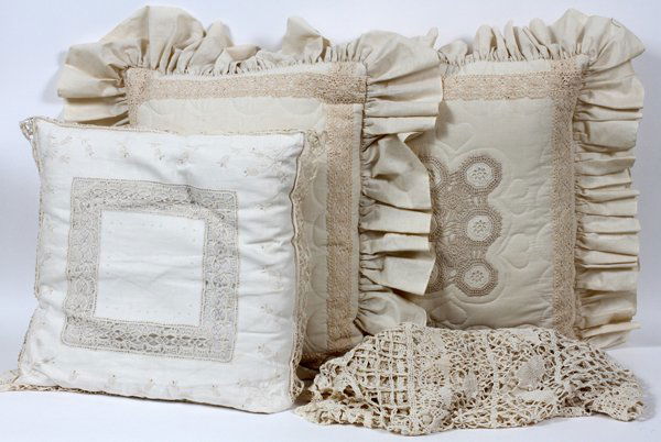 CROCHET PILLOWS & CROCHET TABLECLOTH FOUR PIECES (1 of 3)