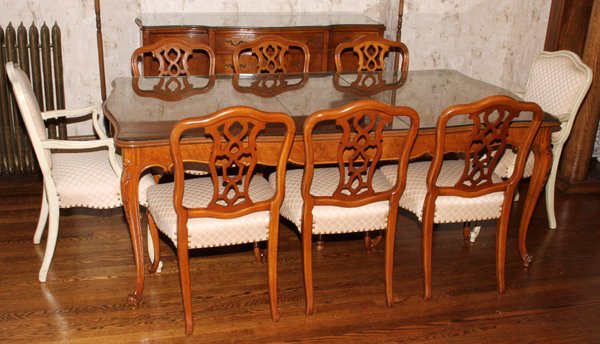 FRENCH STYLE WALNUT DINING SET AFTER 1950 11 PIECES (1 of 4)