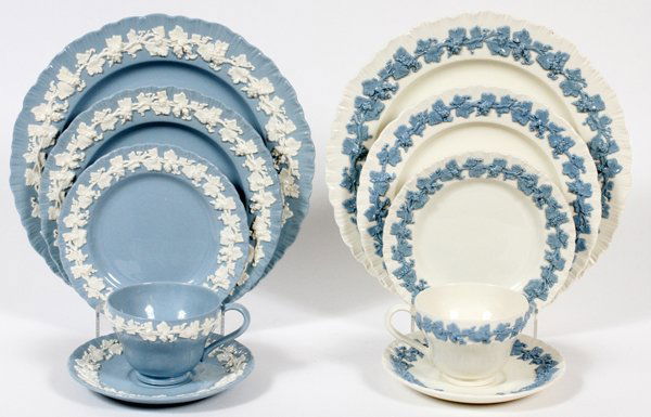WEDGWOOD 'EMBOSSED QUEEN'S WARE' DINNER SET (1 of 2)