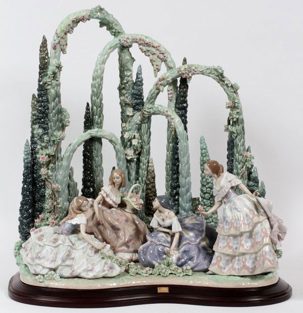 LLADRO PORCELAIN FIGURE GROUP 'GARDEN PARTY' #1578 (1 of 5)