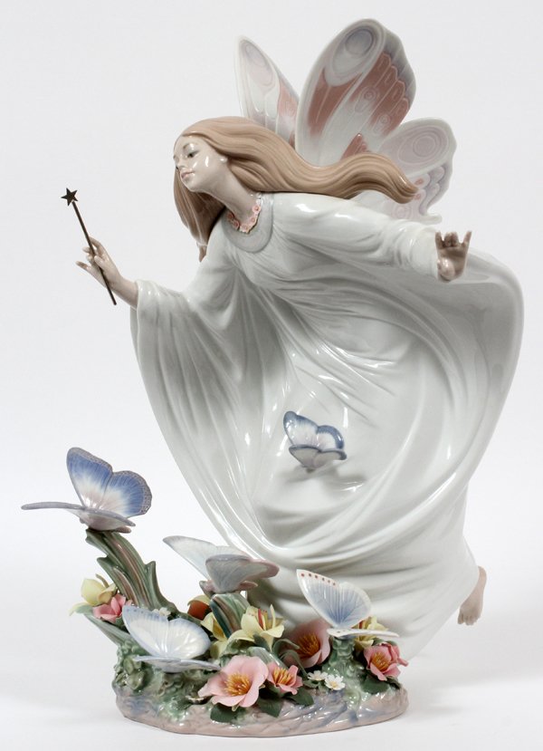 LLADRO PORCELAIN FIGURE 'FAIRY OF THE BUTTERFLIES' (1 of 5)