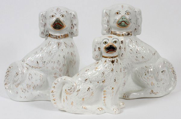 STAFFORDSHIRE POTTERY KING CHARLES SPANIELS, THREE (1 of 10)