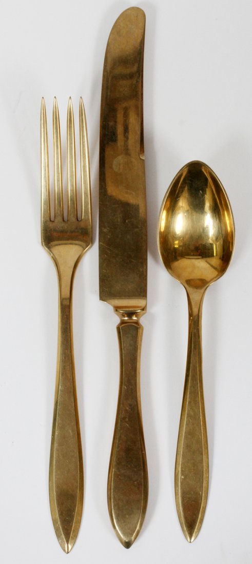 LUNCHEON FLATWARE SET, 24 PIECES (1 of 2)