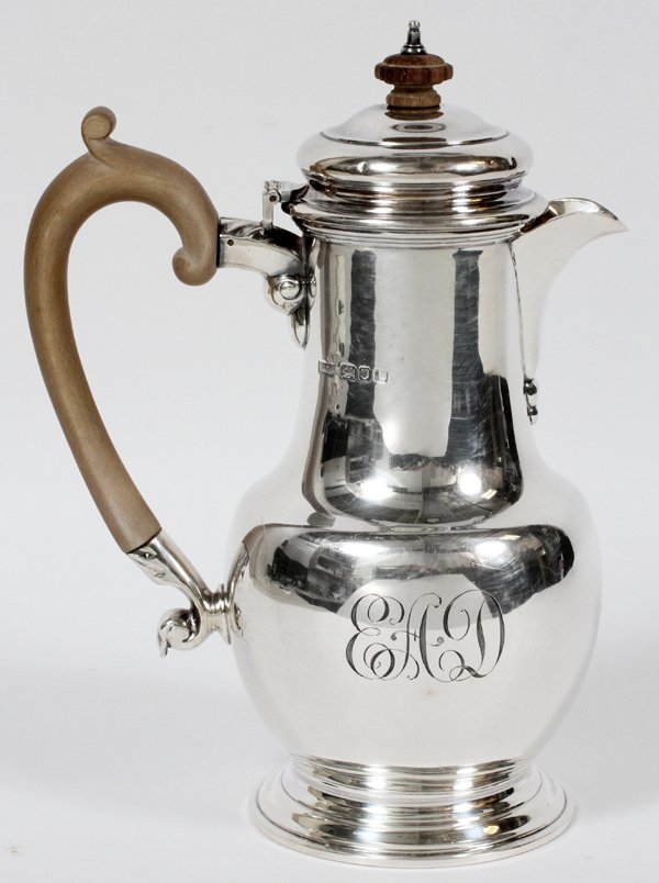 STERLING COFFEE POT WALTER H. WILSON LONDON 1946-47 (1 of 4)
