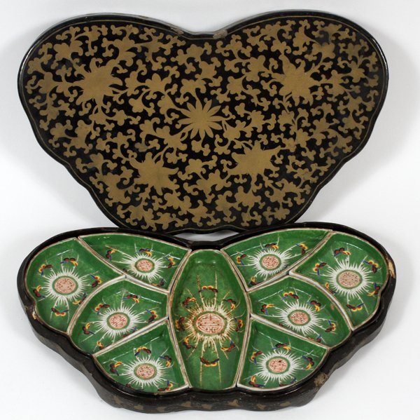 LACQUER & CABBAGE LEAF PORCELAIN SWEETMEAT BOX (1 of 3)