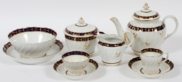 WORCESTER PORCELAIN TEA SET LATE 18TH C., 20 PIECES (1 of 2)