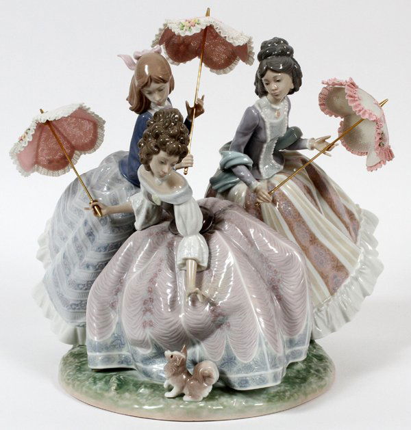 LLADRO PORCELAIN FIGURE, THREE SISTERS 1986 (1 of 3)