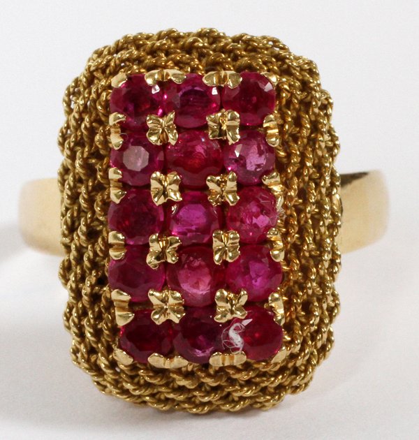 18KT YELLOW GOLD & PINK SAPPHIRE RING (1 of 2)