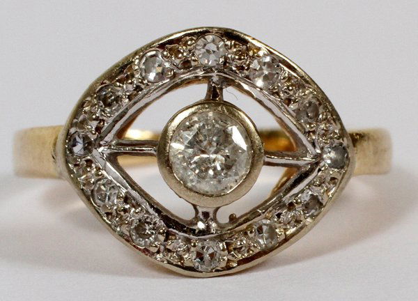 14KT YELLOW GOLD & .05CT DIAMONDS RING (1 of 2)