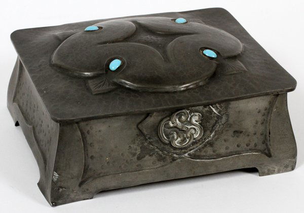 NEKRASSOFF RUSSIAN DECO PEWTER COVERED BOX (1 of 3)