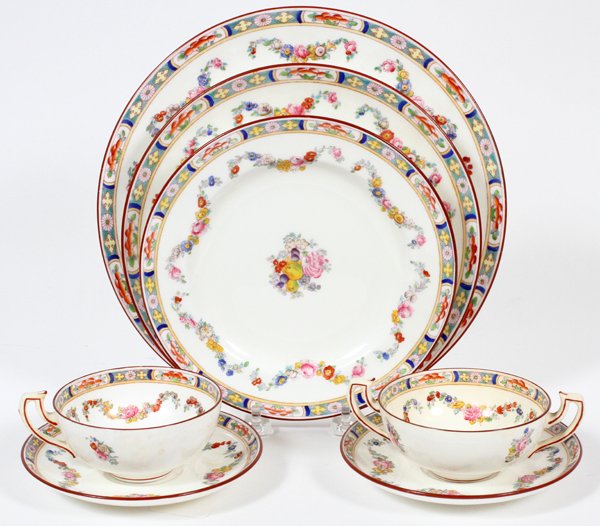 MINTONS PORCELAIN DINNER WARE 44 PIECES (1 of 2)