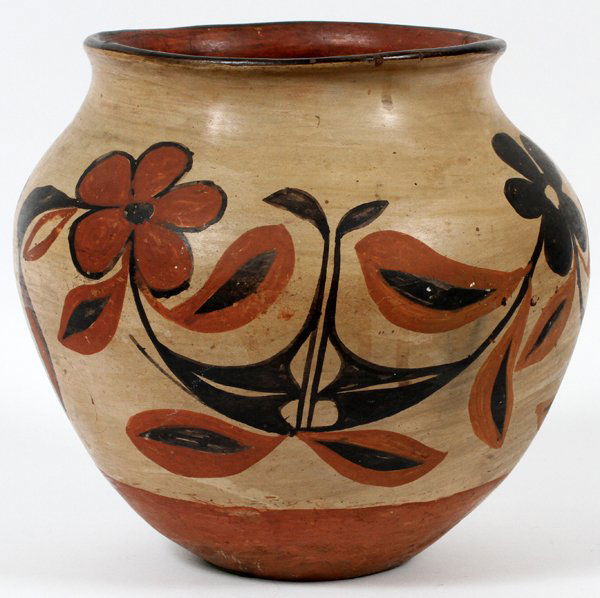 SOUTHWEST AMERICAN INDIAN POTTERY OLLA (1 of 3)