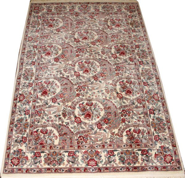 PAKISTANI ISPAHAN WOOL RUG (1 of 2)